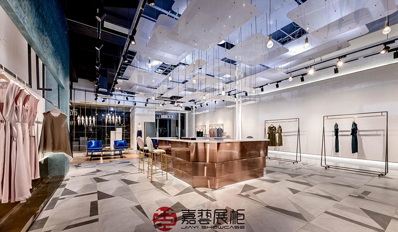 服裝店新品這樣陳設(shè)，教你快速打造出爆款